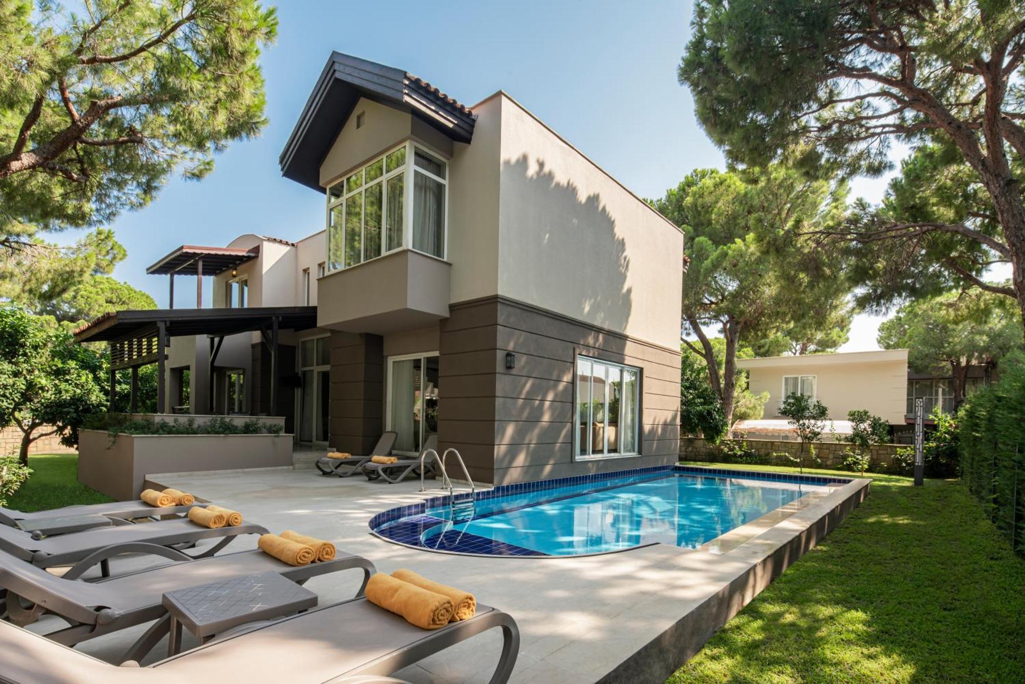 Villa med egen pool