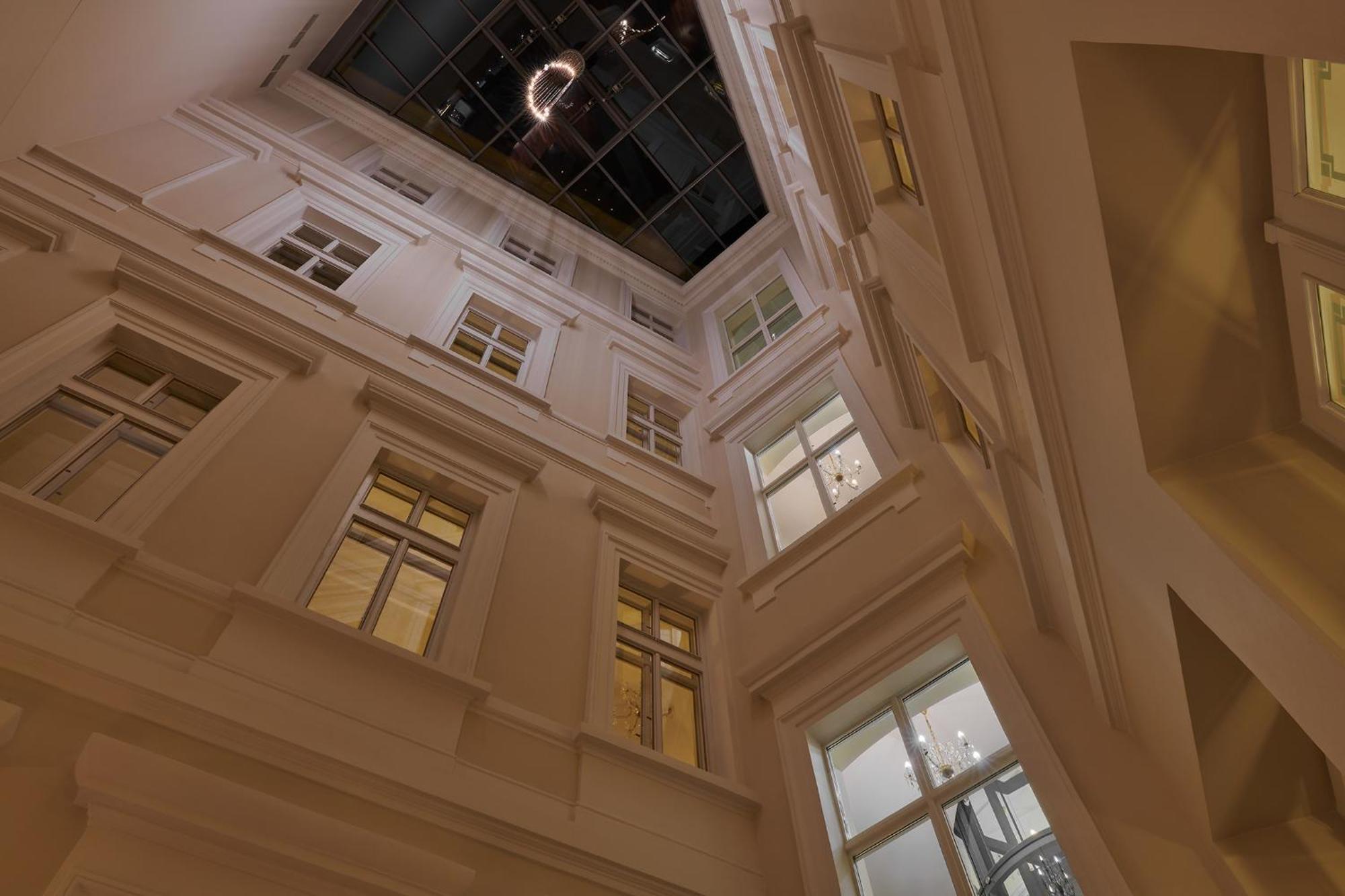 Standard Double Room Atrium View,176839938:JPEG