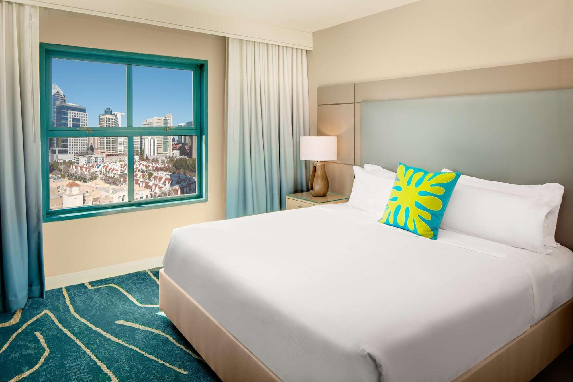 King Suite with Bay View,1434428953:JPEG