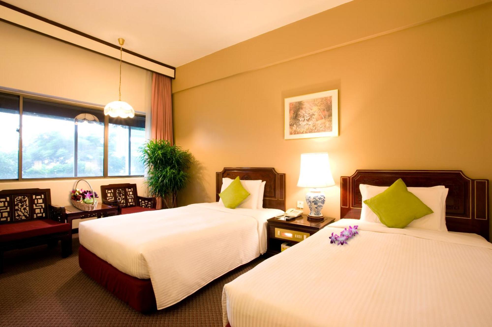 Staycation Deluxe Room 2 &