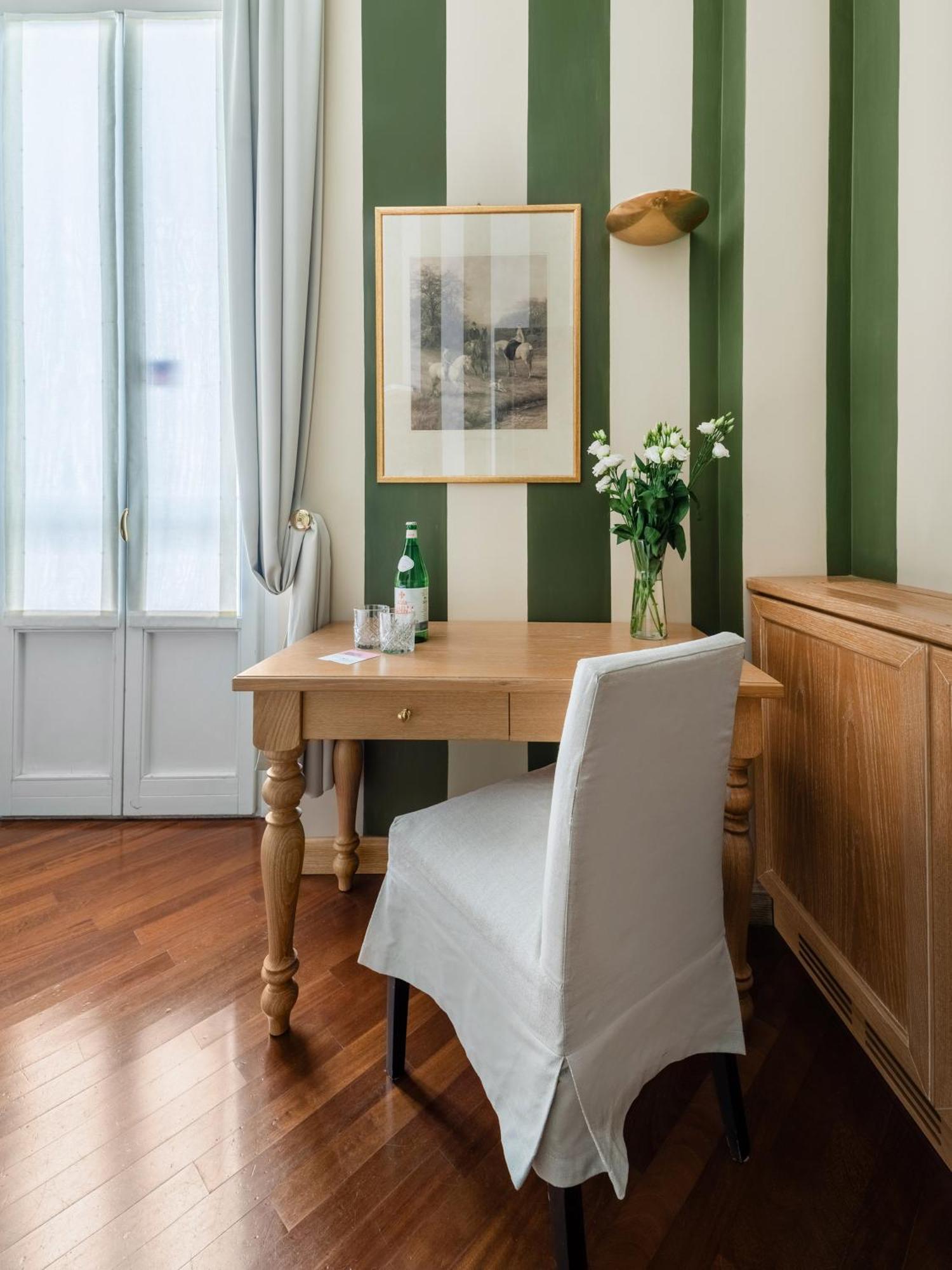 Medium Room