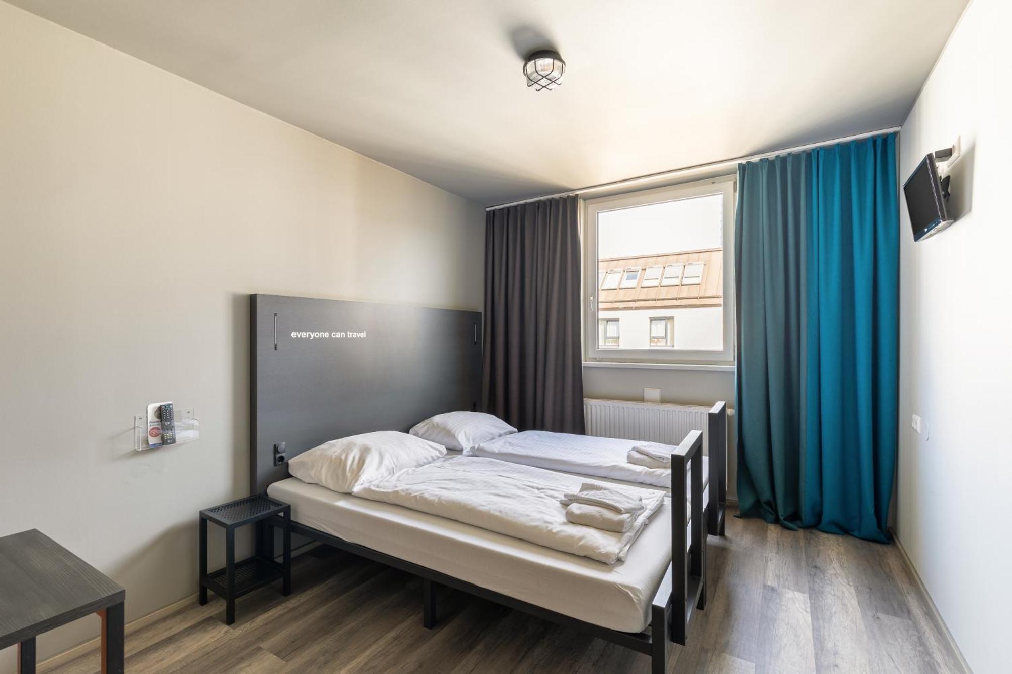 Twin room,1438054453:JPEG