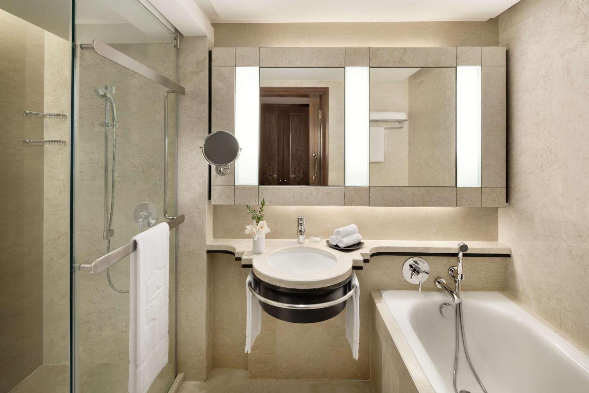 Rom Executive Horizon Club med king-size-seng