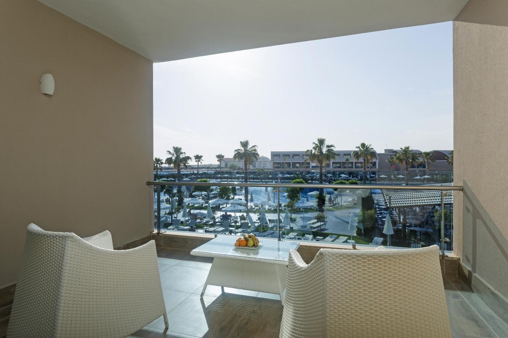 Deluxe Double or Twin Room with Pool View,1551891928:JPEG