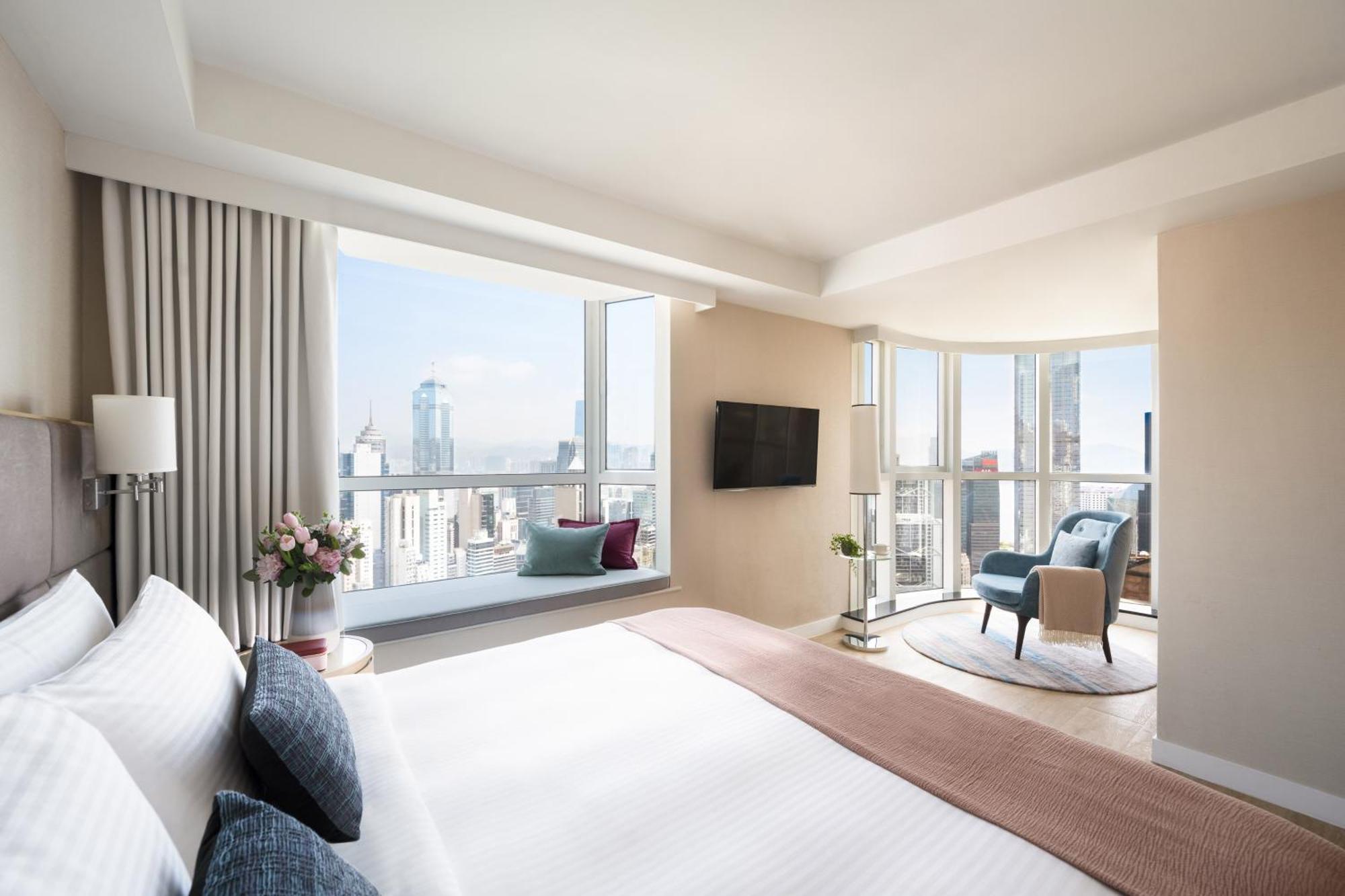 Skyline Deluxe Suite