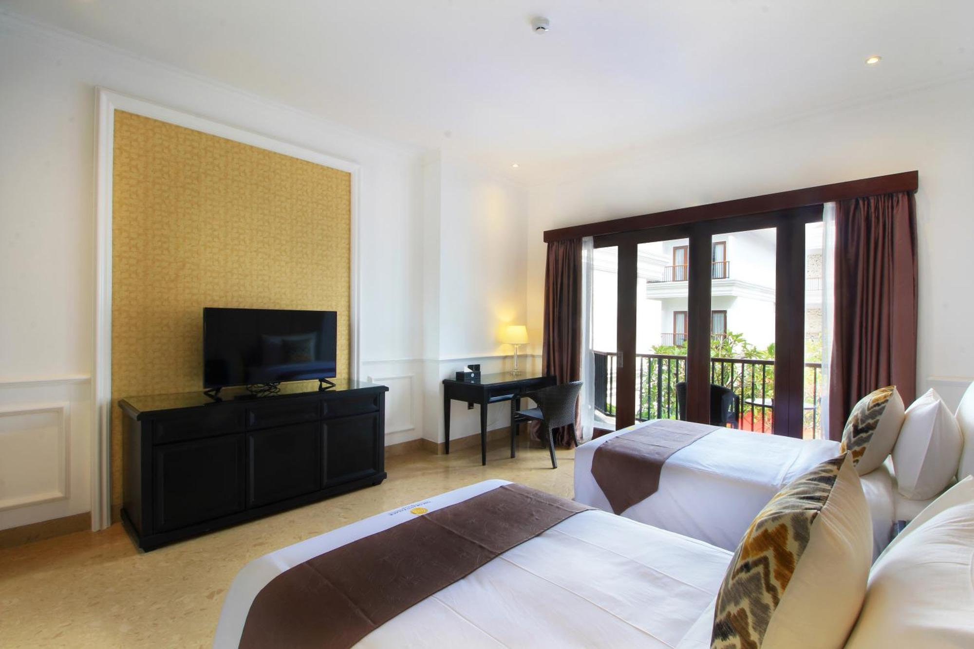 Deluxe Double or Twin Room Pool View