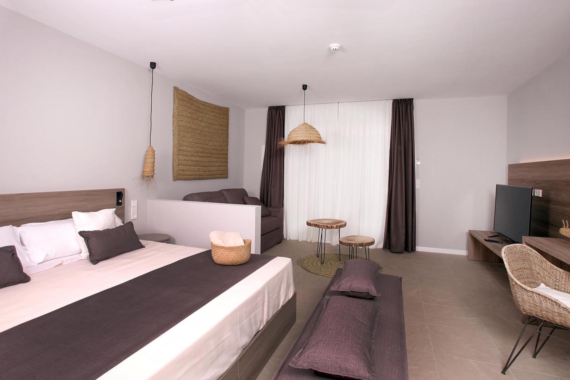 Superior Double Room,1284687685:JPEG