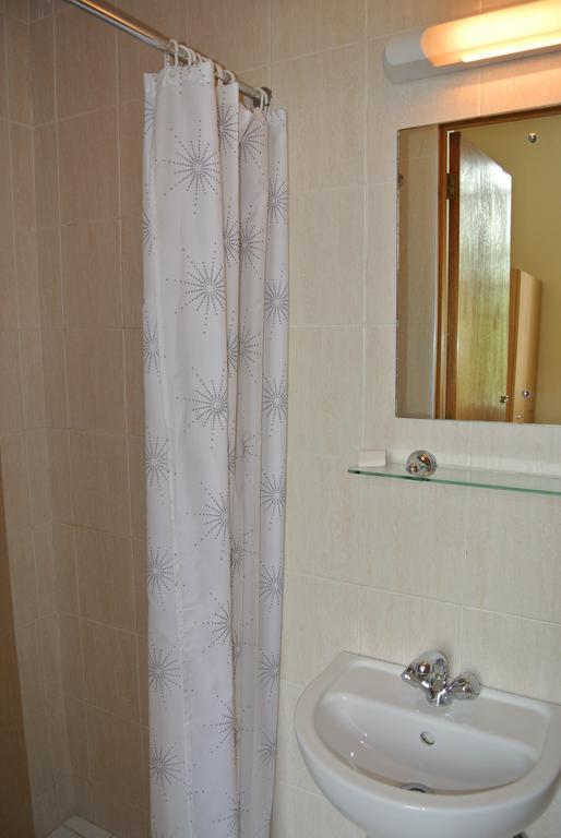 Basic Single Room with Shared Bathroom,339914440:JPEG