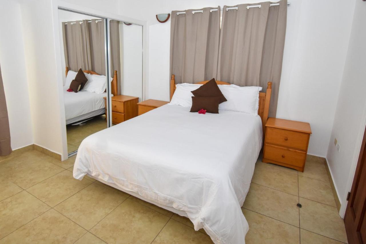 Two-Bedroom Apartment,1495089616:JPEG