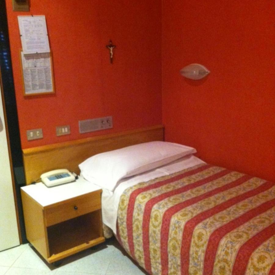 Single Room,1209331546:JPEG