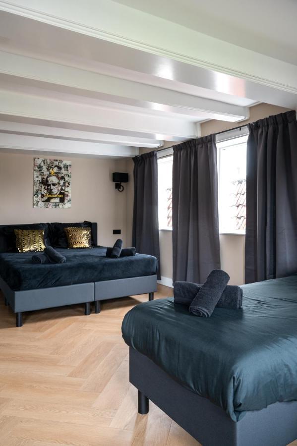Standard Room 6 Guests