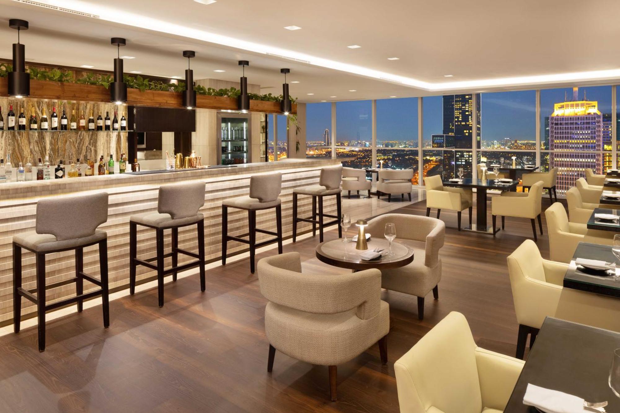 Svit Deluxe med 1 sovrum, 1 king size-säng och tillgång till Club Lounge