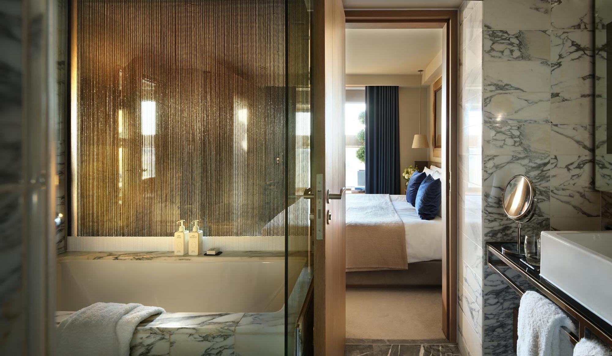 Lockhart Suite