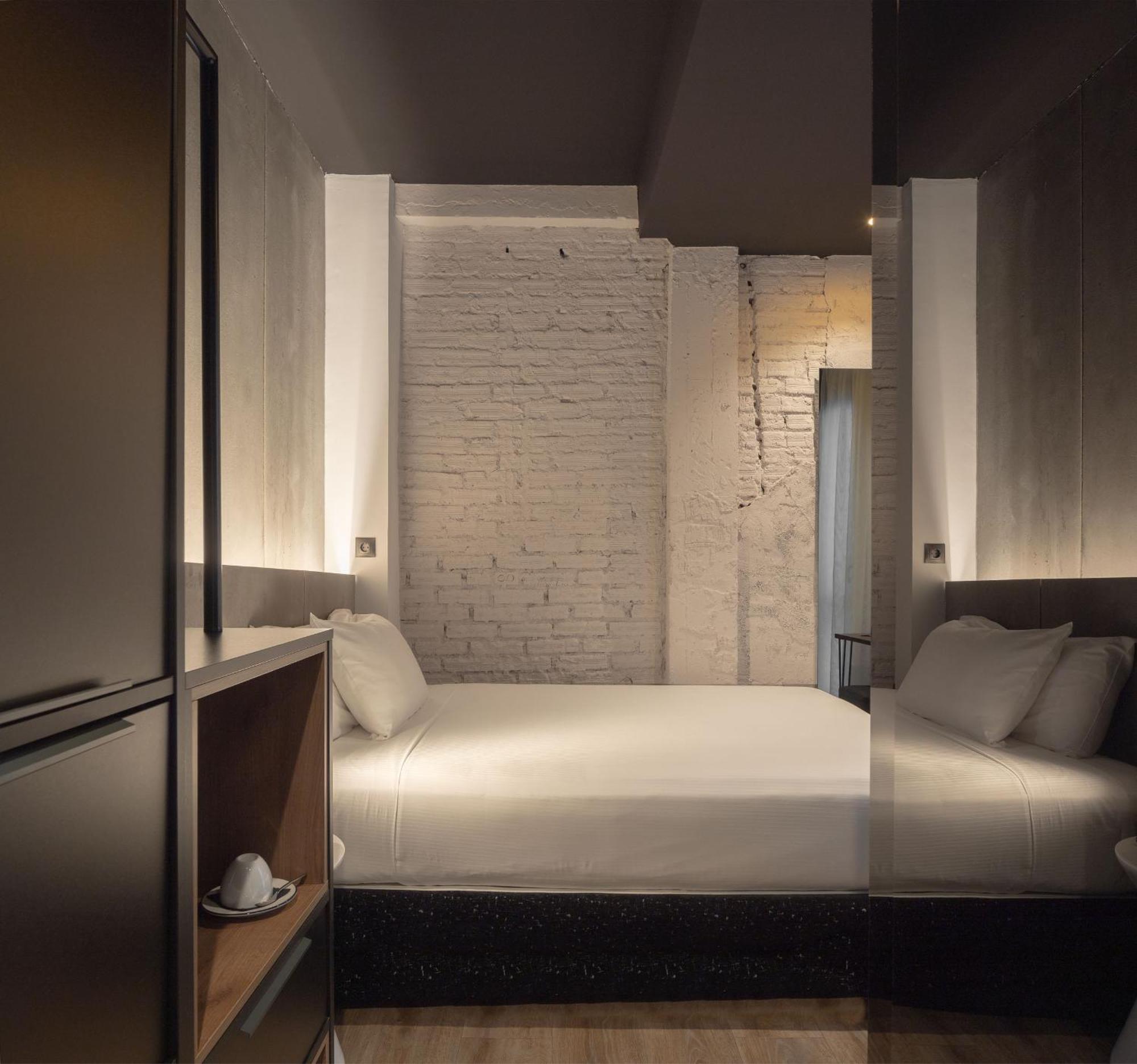 Single Room,1501876579:JPEG