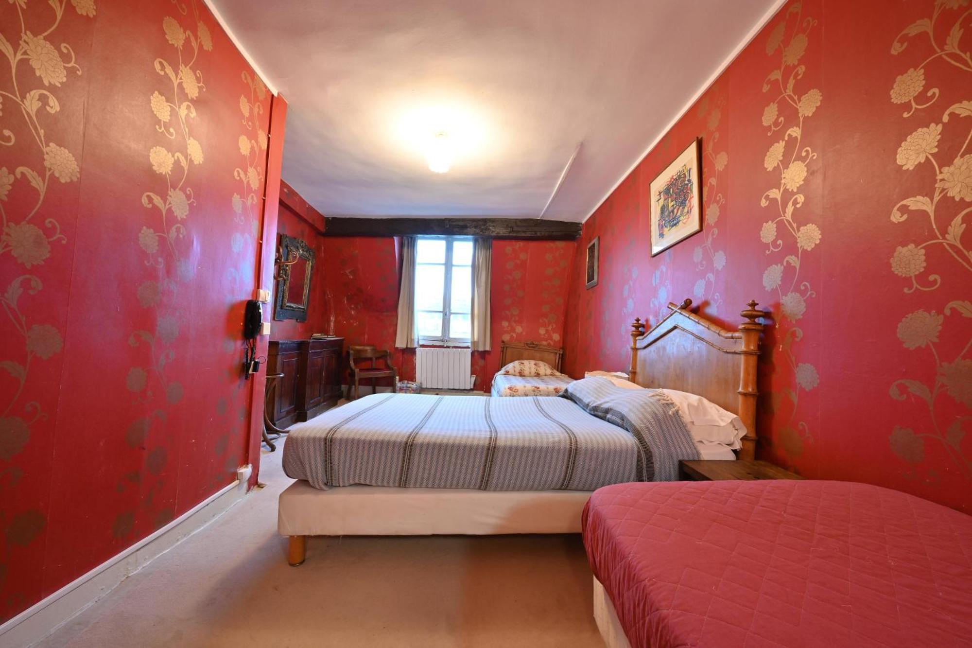 Quadruple Room view on Notre-Dame