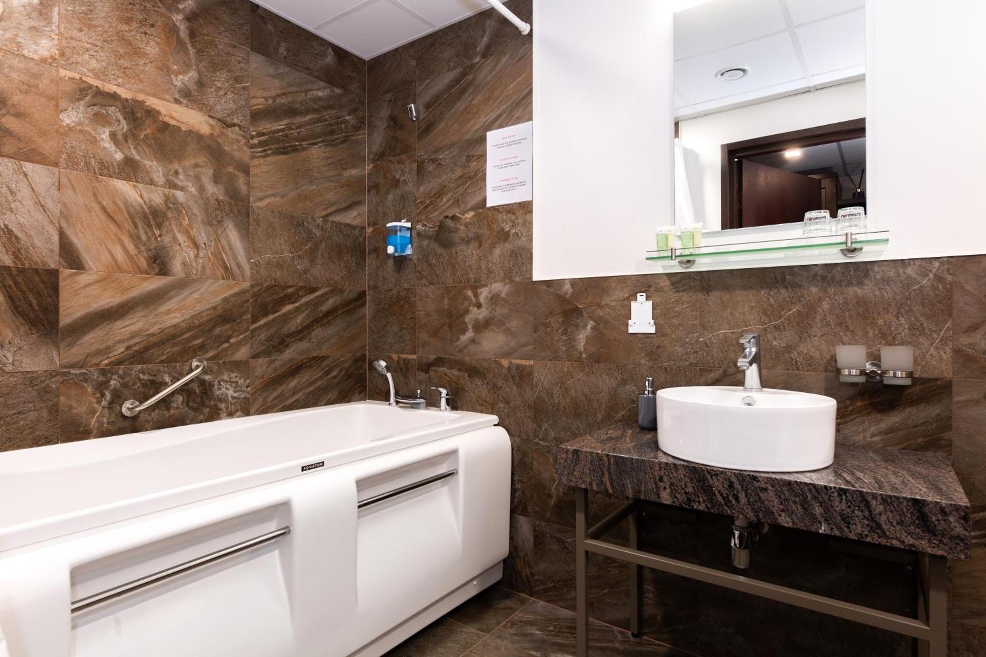 One-Bedroom Suite