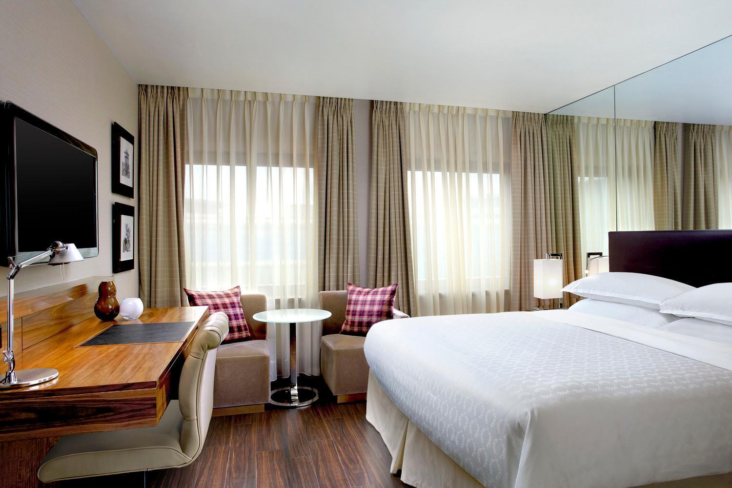 Deluxe Room, 1 King,1516367899:JPEG