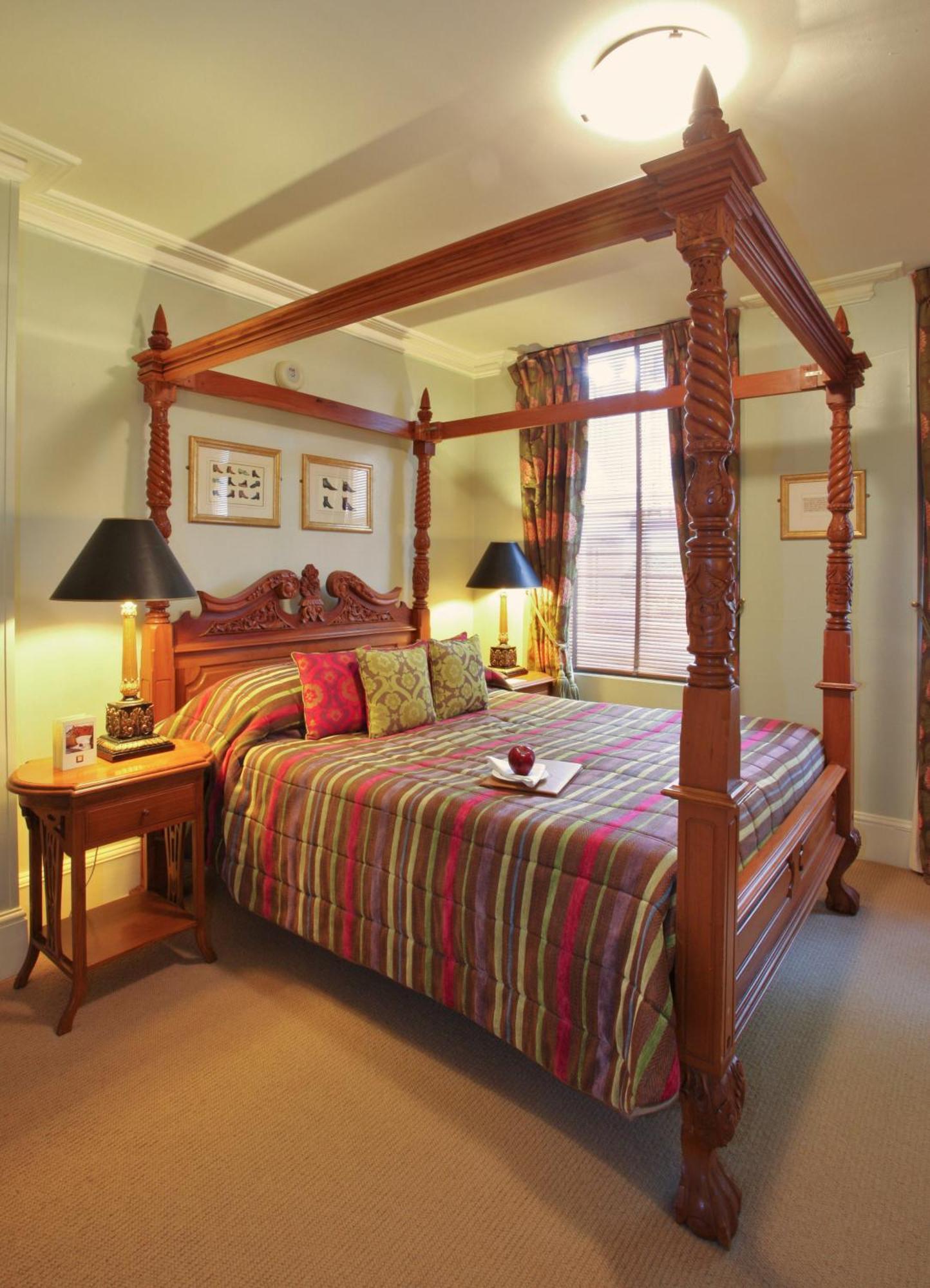 Luxury Four Poster