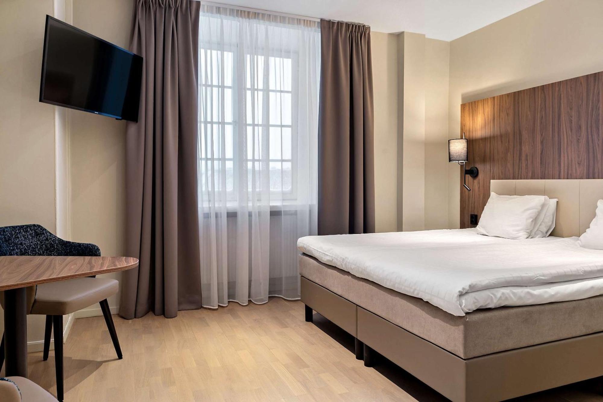 Standard King size bed