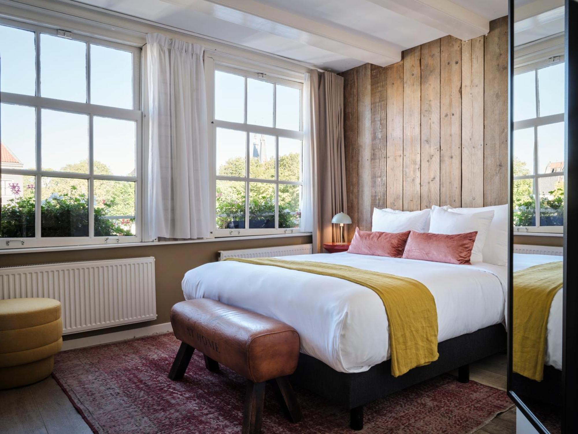 Small Double Room Canal View