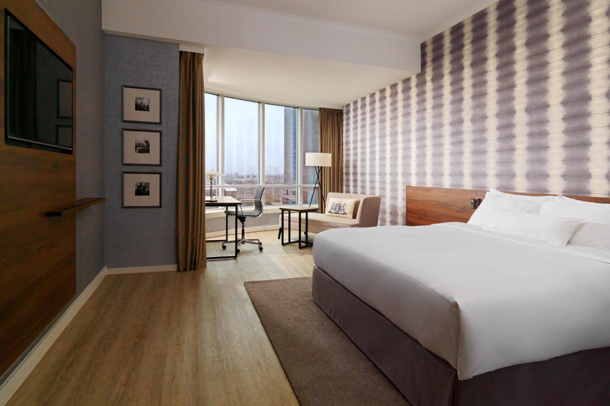 Executive King Room with M Club Lounge Access