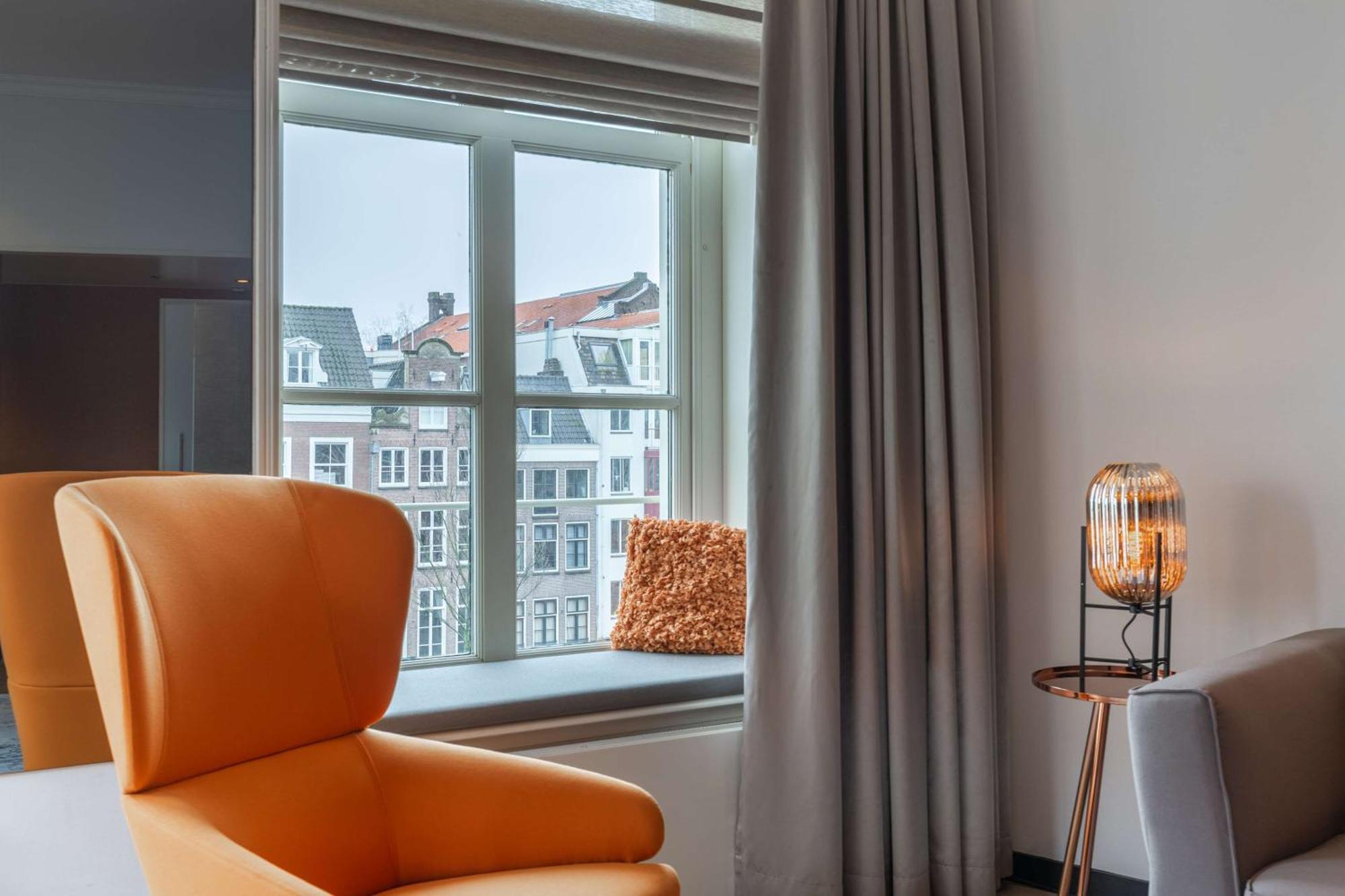 Ruyschen Suite Canal View