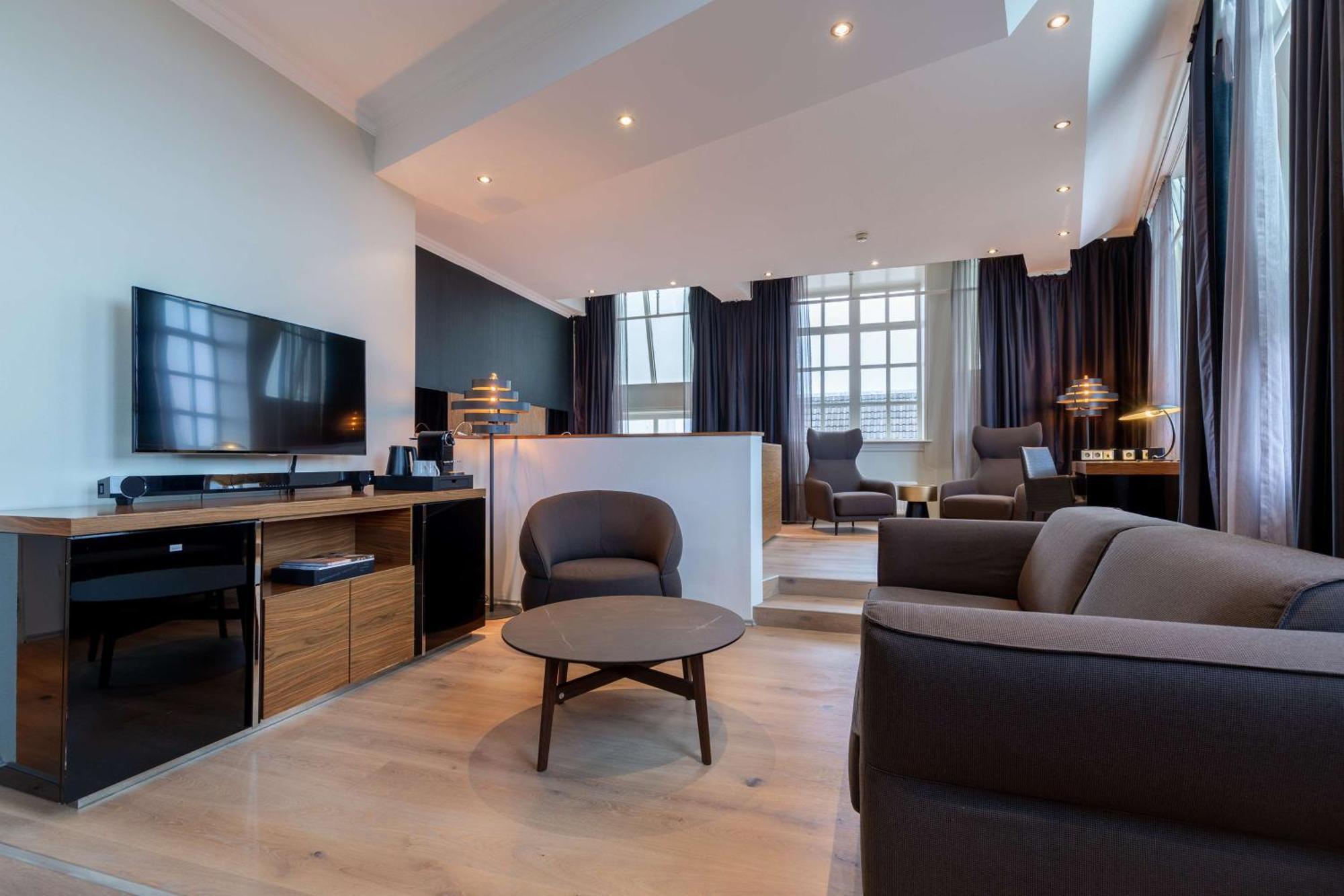 New Amsterdam Suite Canal View