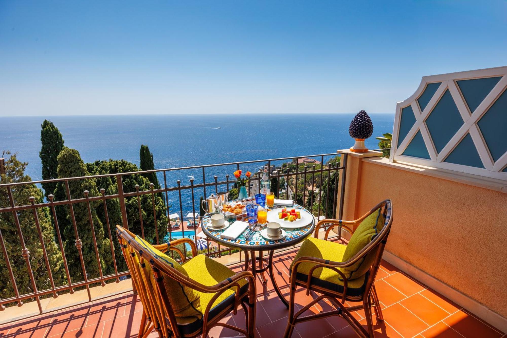 Premium Deluxe Terrace Room