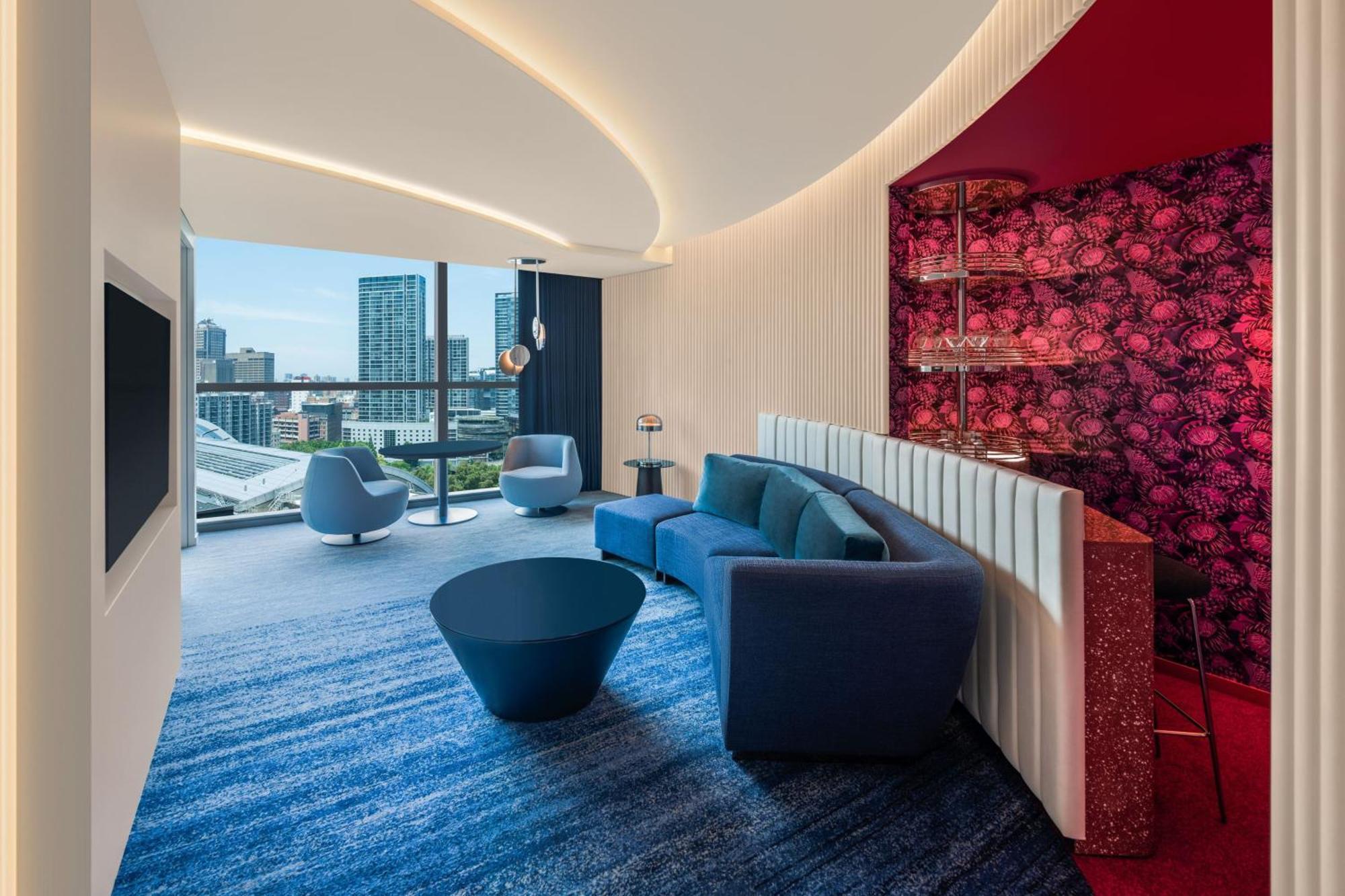 Urban Suite, 1 Bedroom Suite, 1 King, City view