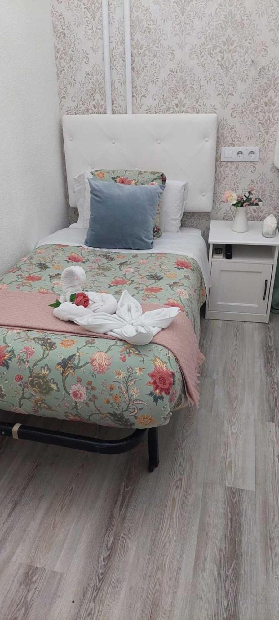 Single Room,1521343753:JPEG