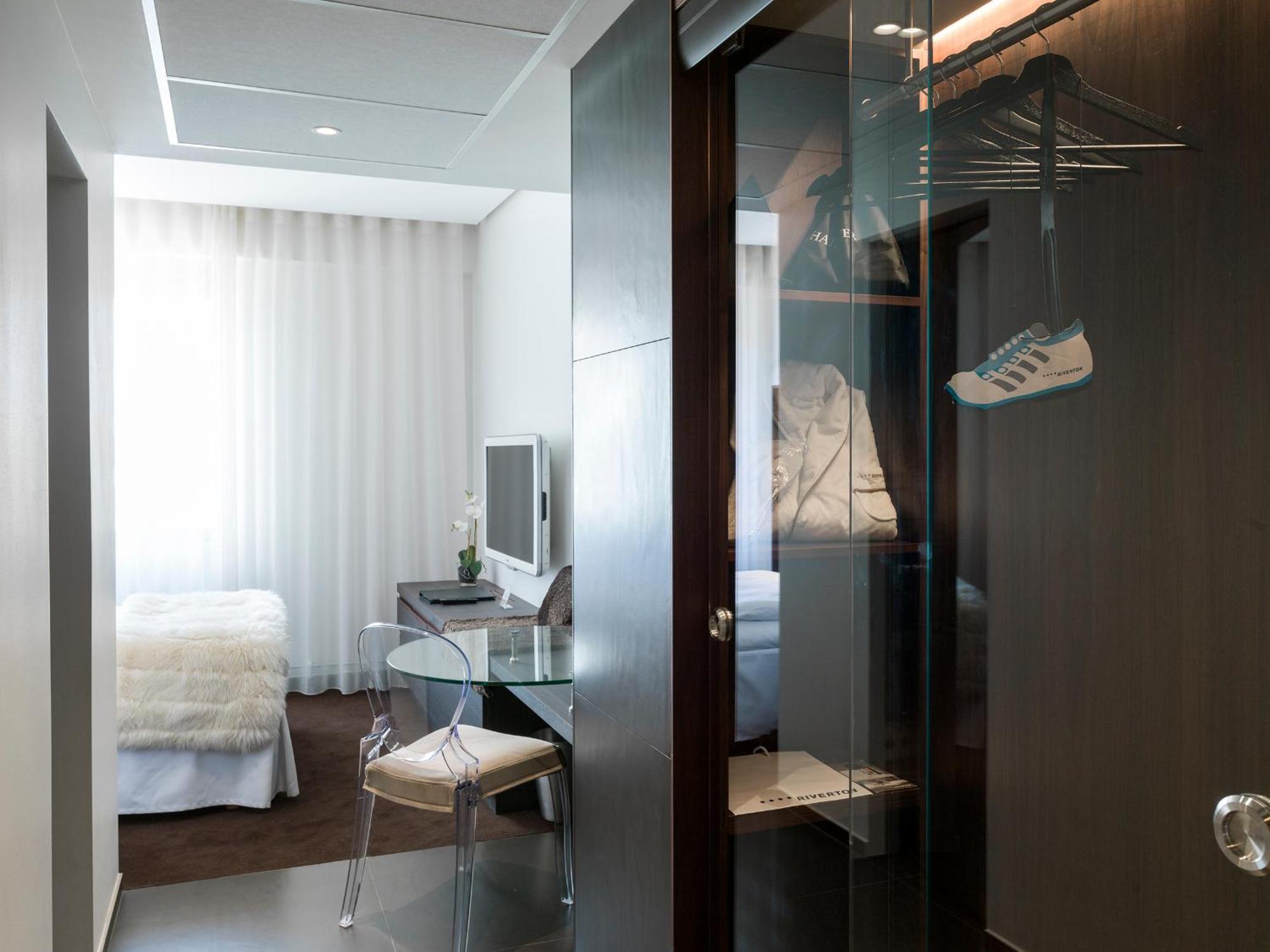 Premium Single Room