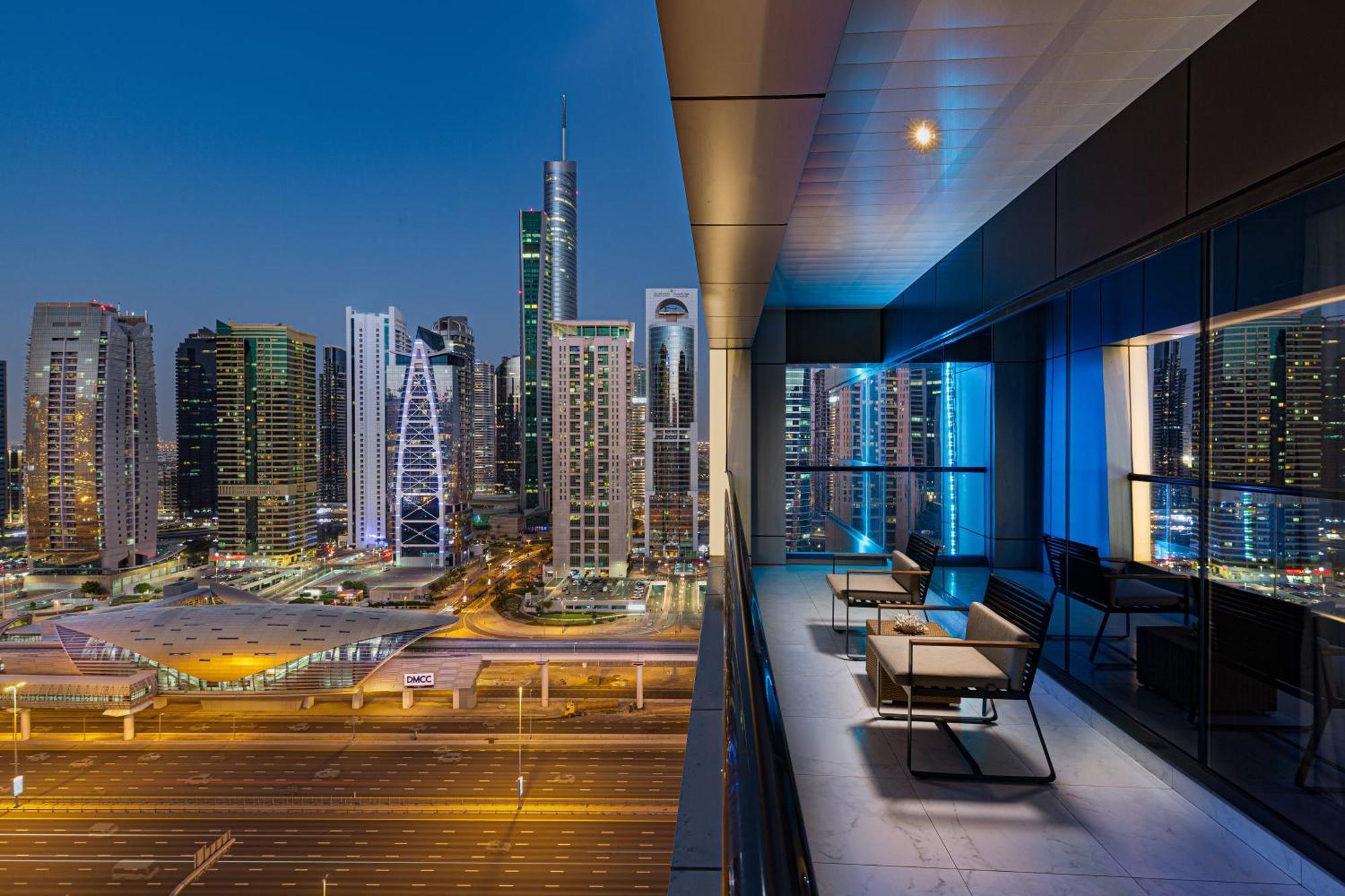 Deluxe Twin Room Balcony