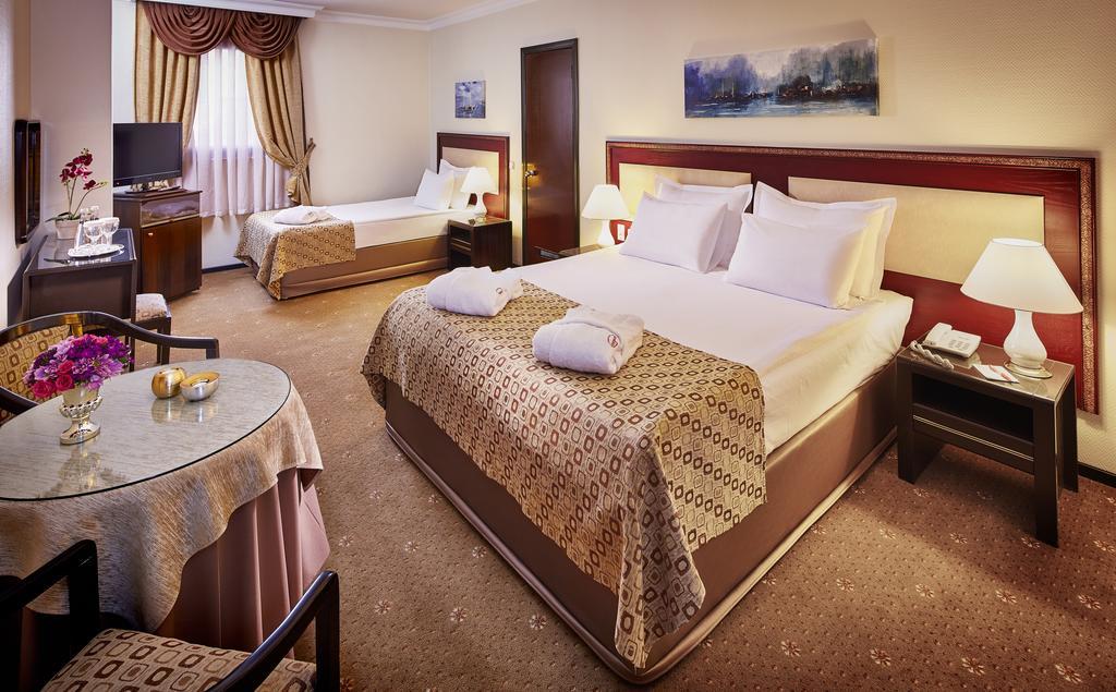Deluxe Triple Room,697891317:JPEG