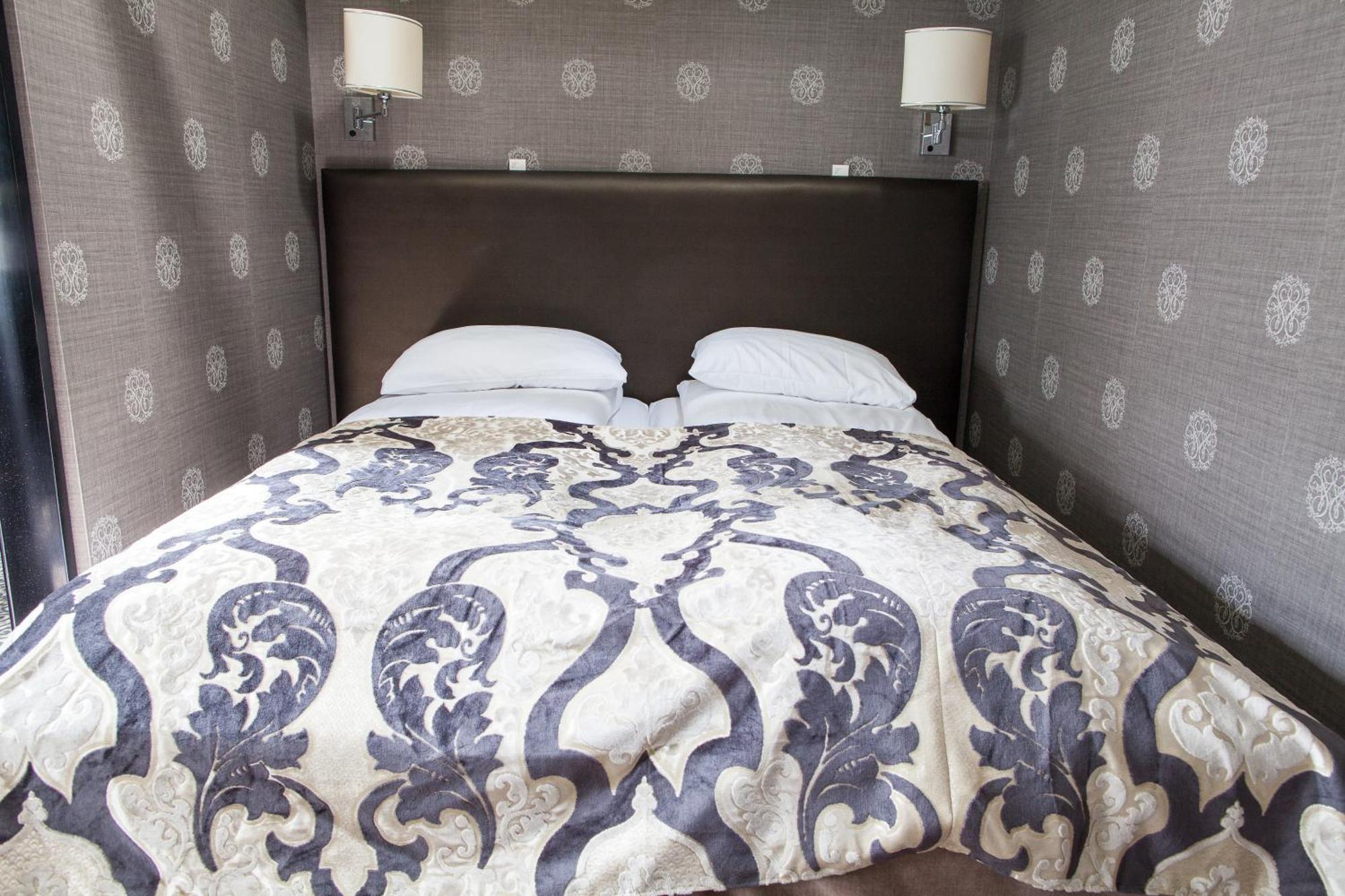 Petit standard room