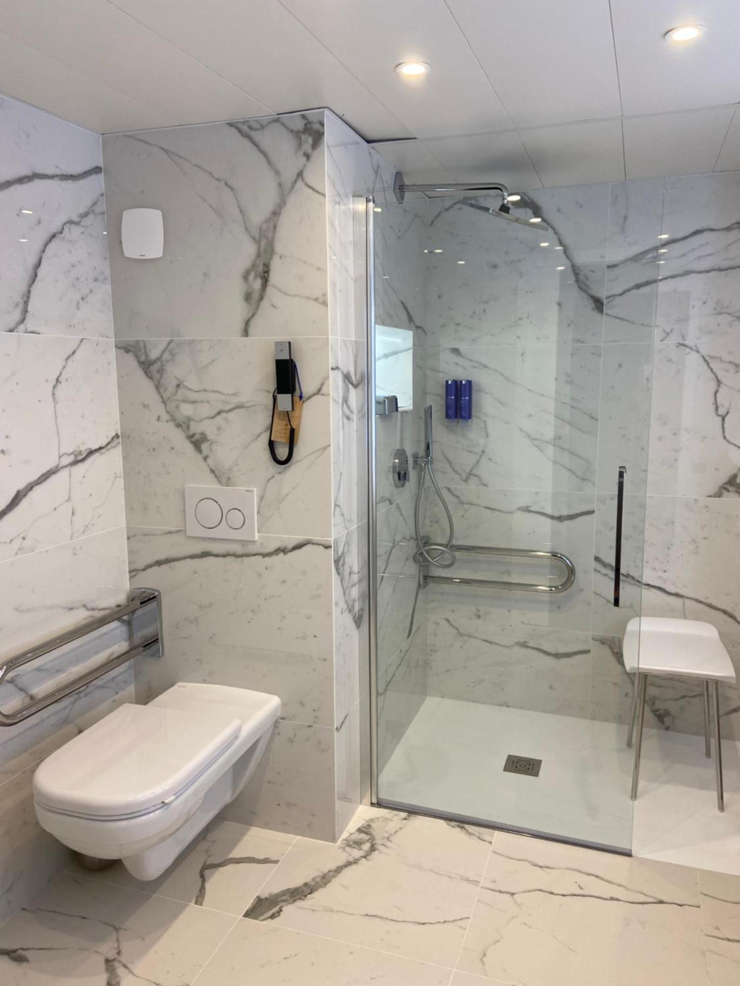 King Riviera Suite Mobility Access