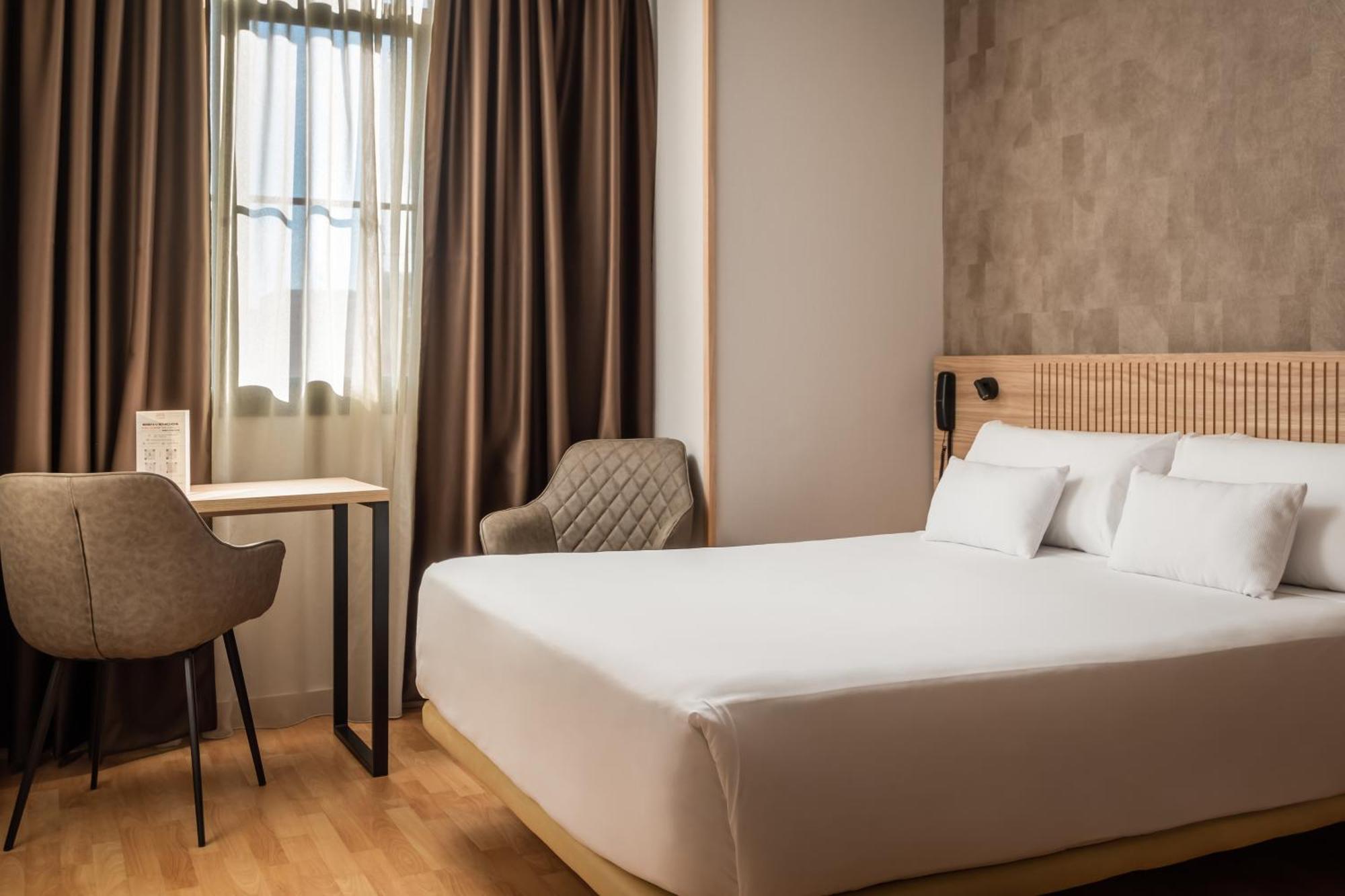 Double Room,1537305265:JPEG