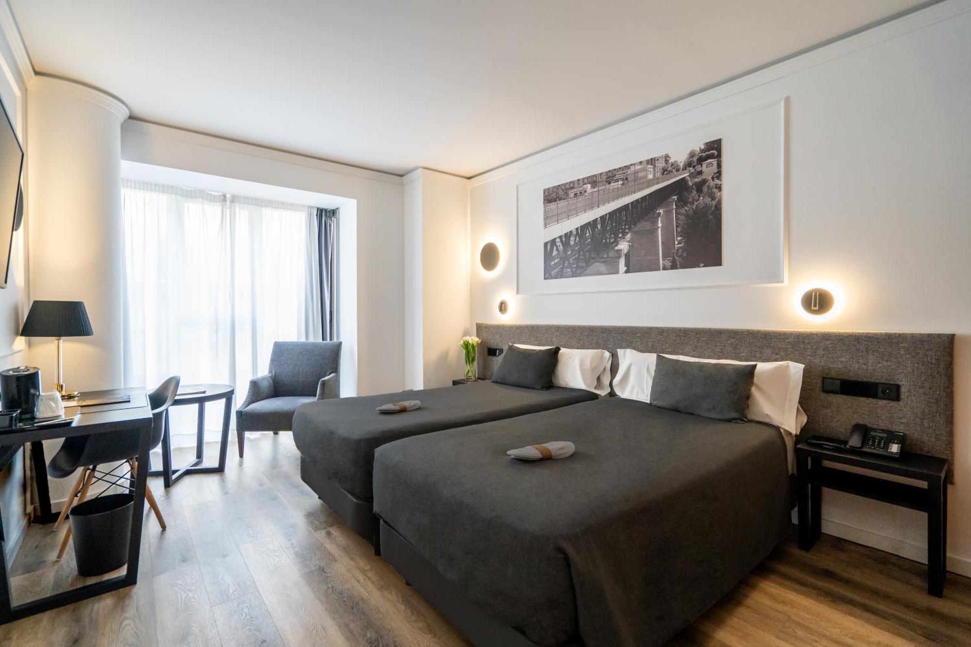 Deluxe Double Room,1528682992:JPEG