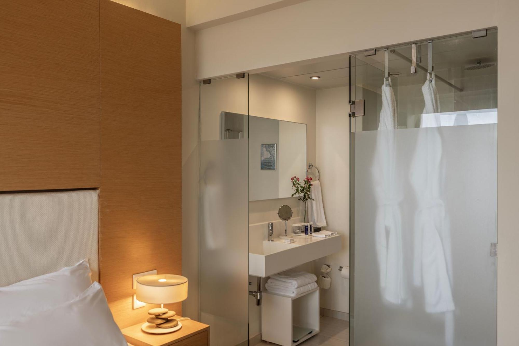 Double or Twin Room with Sea View,1528720672:JPEG