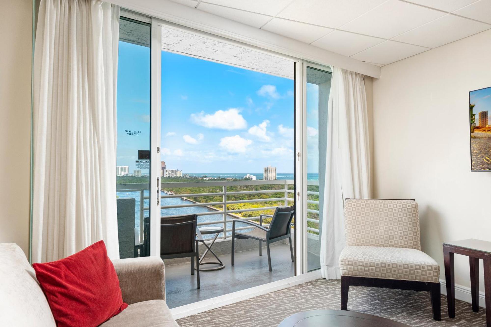 King Suite with Balcony and Waterway View,1730018424:JPEG