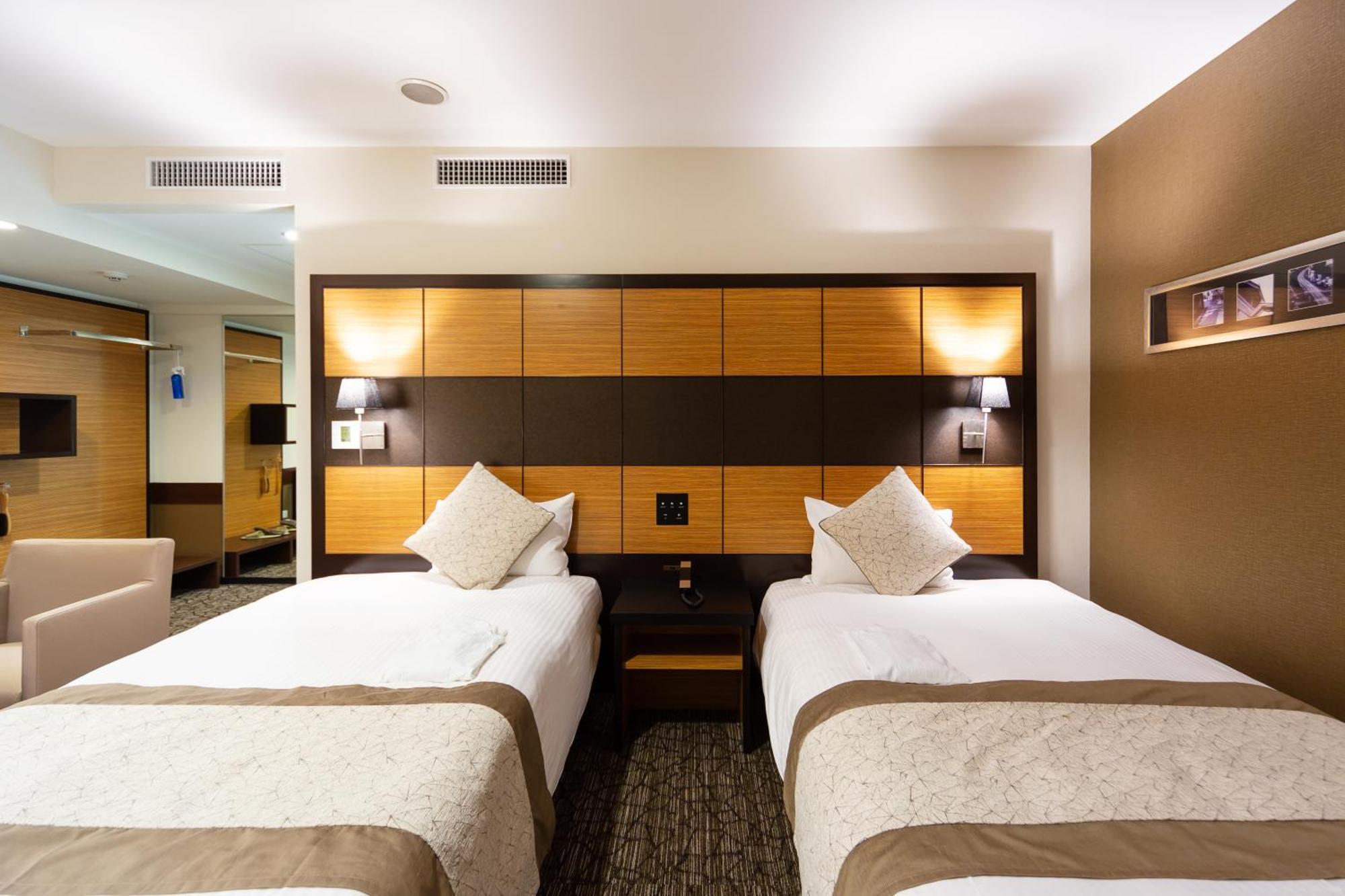 Executive Triple Room - Non-Smoking,1606060252:JPEG