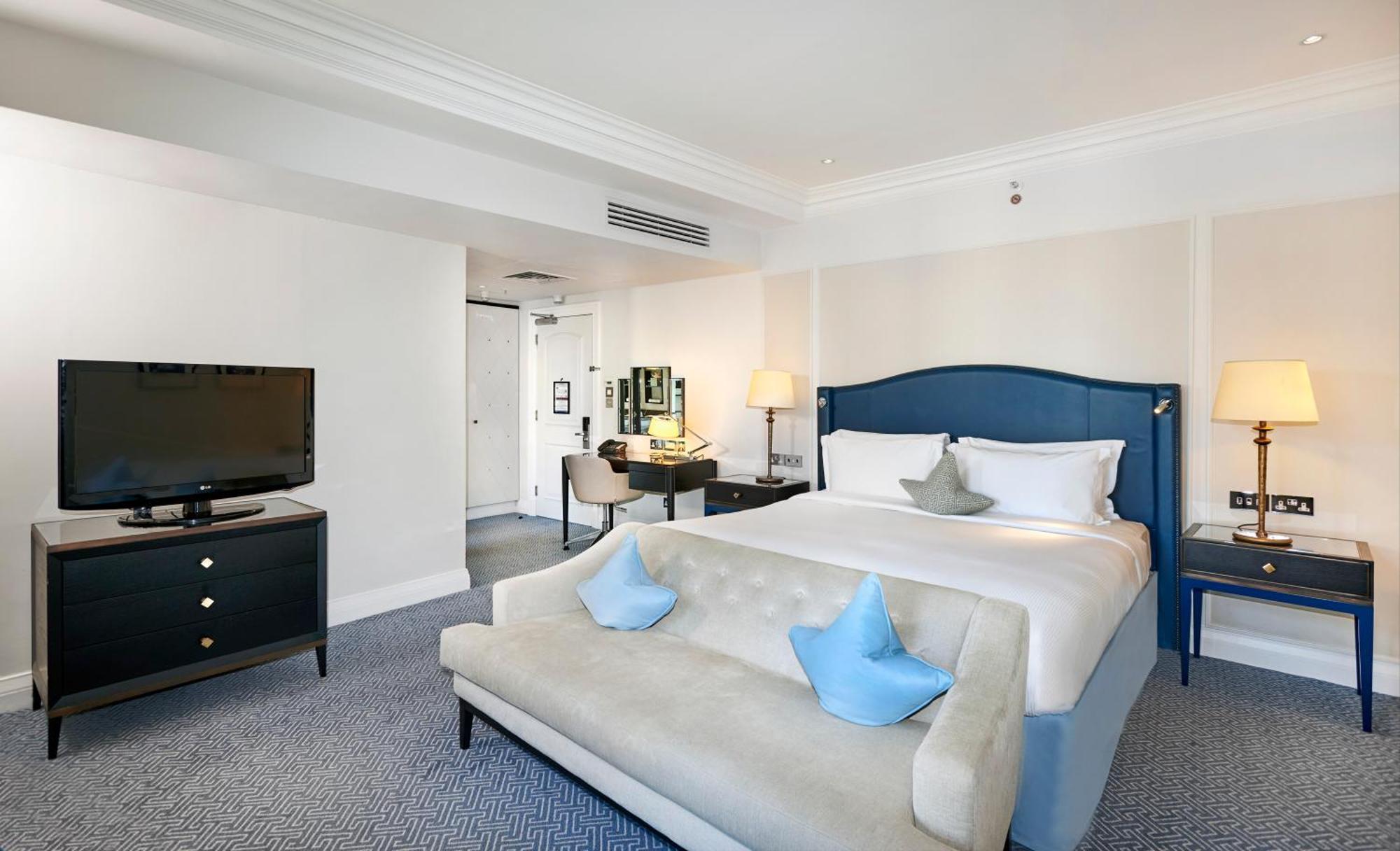 Executive King Room Lounge Access