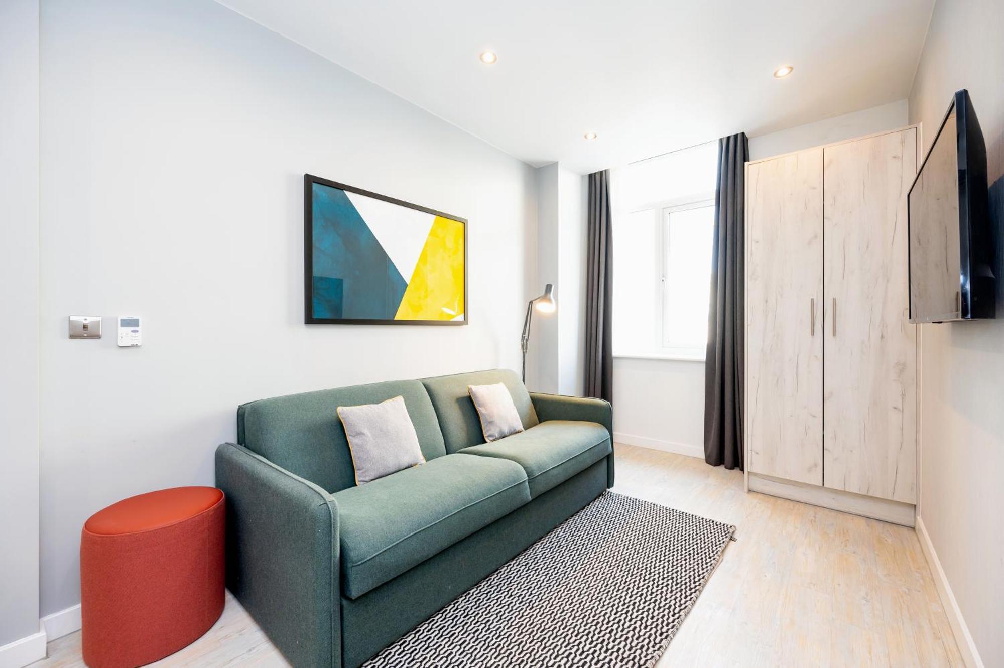 One-Bedroom Apartment,1588359399:JPEG