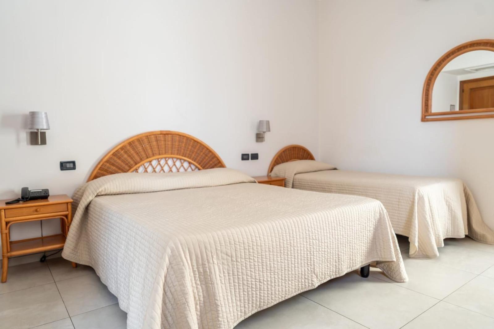 Standard Triple Room with Sea View,1538017402:JPEG