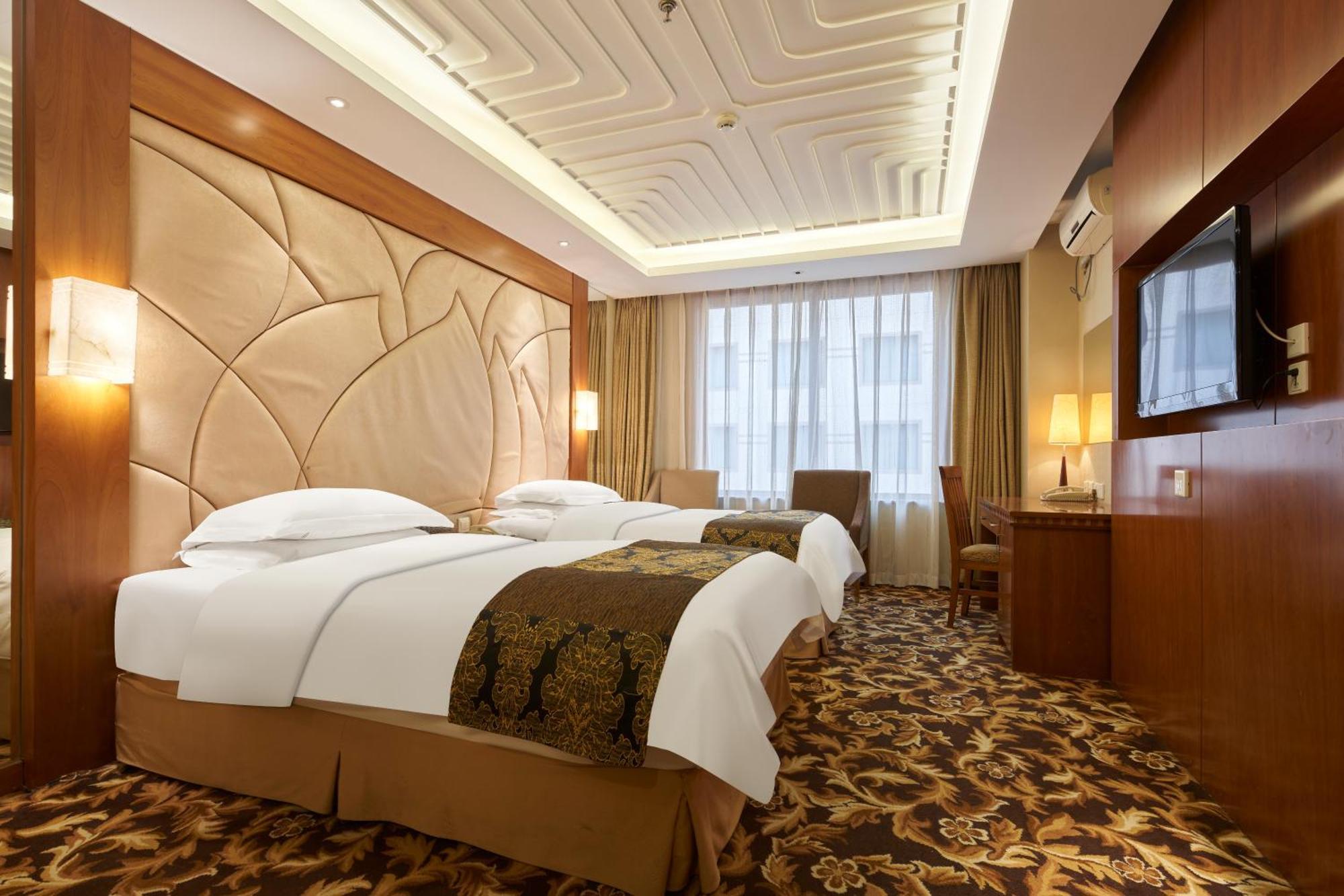 Classical Twin Room(30% discount in Chinese Restaurant except drinks and sea food)