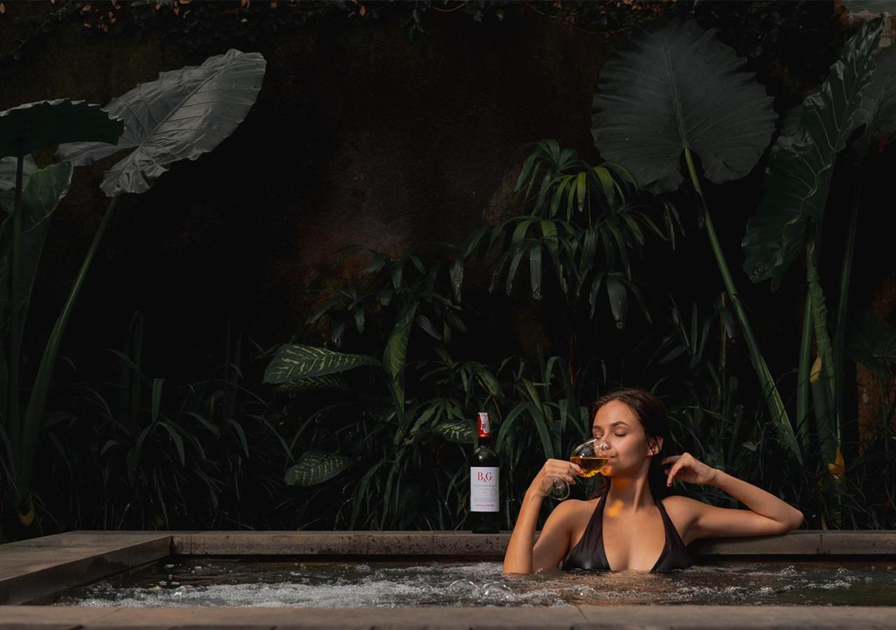 One Bedroom Honeymoon Suite Pool Villa Massage