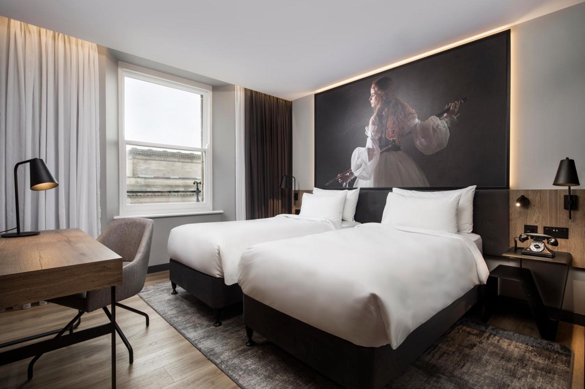 Superior Room Lime St View