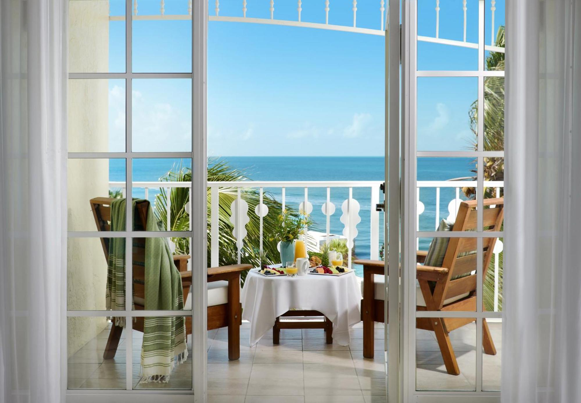 Deluxe Oceanfront King Room