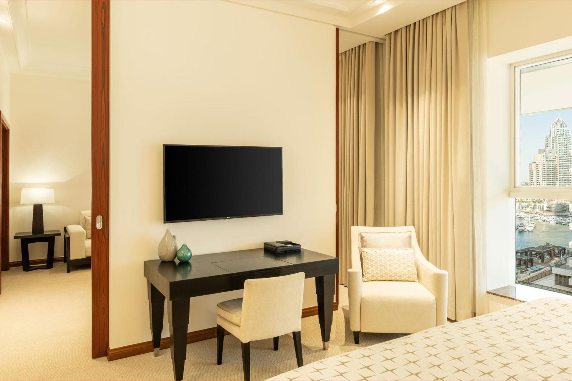 Premier Junior Suite Executive Lounge Access Afternoon Tea & Happy Hour Complimentary Resort Beach & Pool Access Airport Transfer from Dubai Airport1 King,1539655885:JPEG