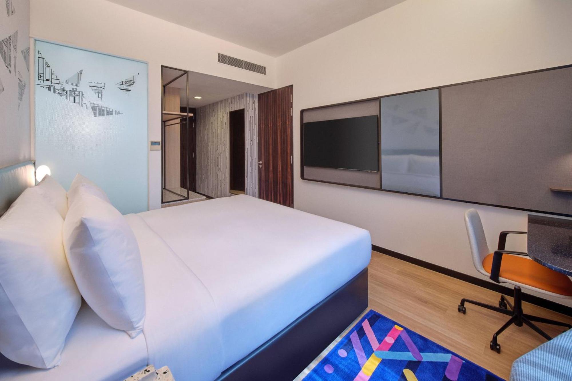 1 Bedroom Suite 1 King West Wing
