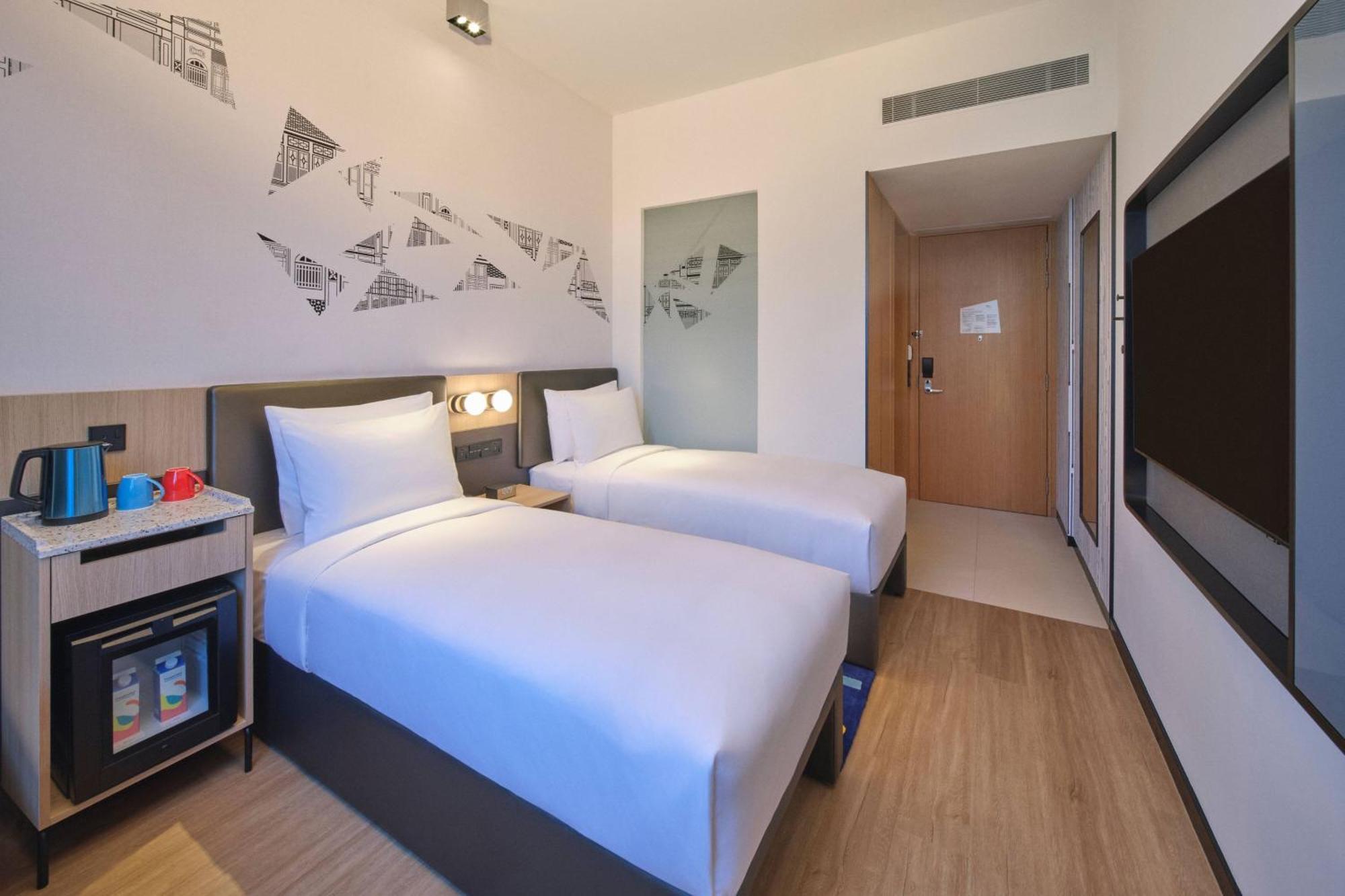 Breezy Guest room 2 Twin East Wing